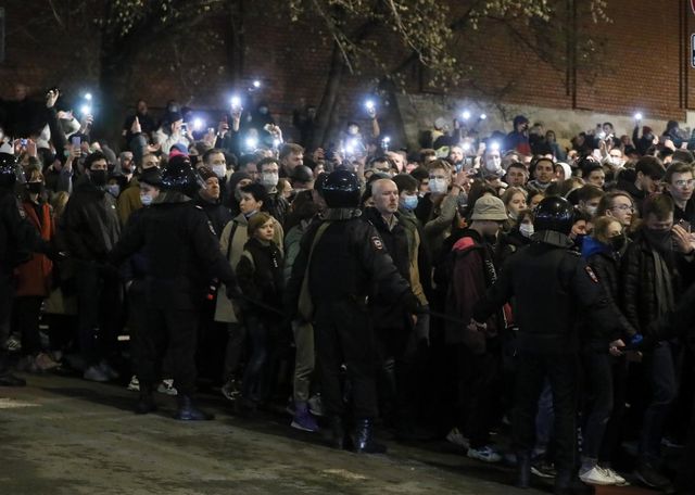 rusya da navalny protestolarinda gozalti sayi 4 14082173 o