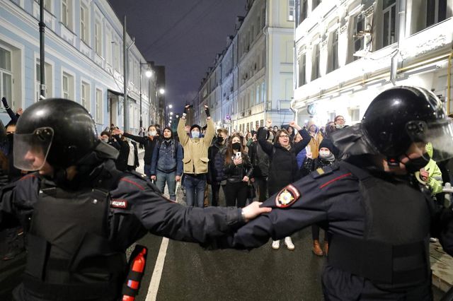 rusya da navalny protestolarinda gozalti sayi 7 14082173 o