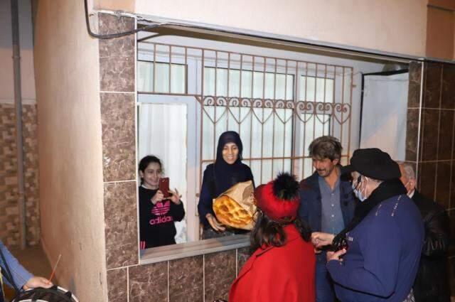 Safiye Soyman ile Faik Öztürk'den renkli bir sahur gecesi programı Safiye Soyman ile Faik Öztürk'den renkli bir sahur gecesi programı