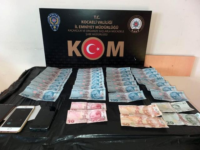 sahte 100 tl leri piyasaya suren 3 kisi tutuk 2 14081440 o