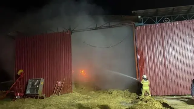 Saman deposunda yangın Saman deposunda yangın