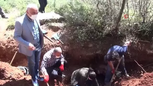 Su kanalı kazısında 'antik mezar' bulundu Su kanalı kazısında 'antik mezar' bulundu