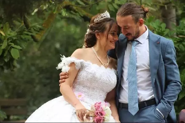 Sultanbeyli'de benzin istasyonunda sürpriz doğum Sultanbeyli'de benzin istasyonunda sürpriz doğum