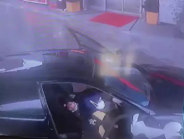 Sultanbeyli'de benzin istasyonunda sürpriz doğum Sultanbeyli'de benzin istasyonunda sürpriz doğum