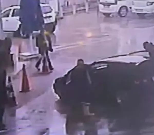 Sultanbeyli'de benzin istasyonunda sürpriz doğum Sultanbeyli'de benzin istasyonunda sürpriz doğum
