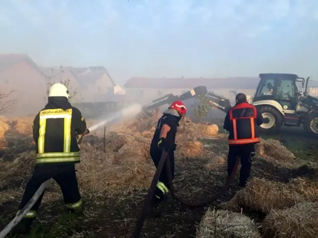 Son dakika haber... Suluova'da samanlık yangını: 20 ton saman kül oldu Son dakika haber... Suluova'da samanlık yangını: 20 ton saman kül oldu