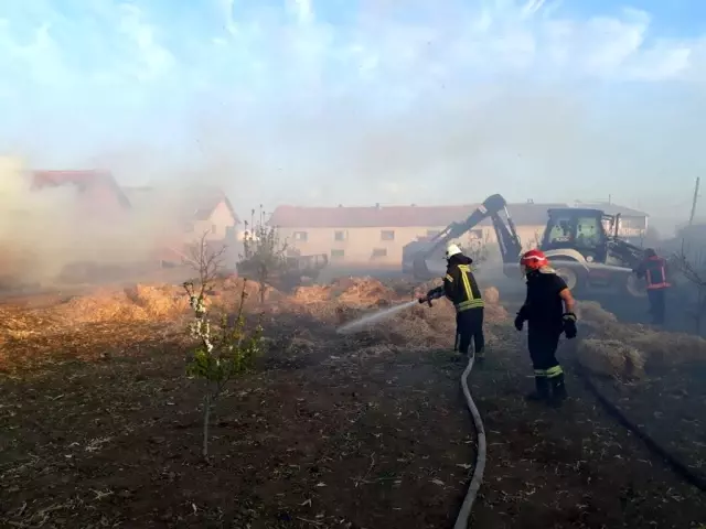 Son dakika haber... Suluova'da samanlık yangını: 20 ton saman kül oldu Son dakika haber... Suluova'da samanlık yangını: 20 ton saman kül oldu