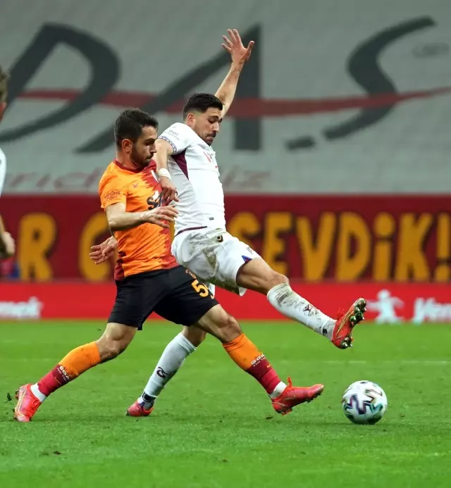 Süper Lig: Galatasaray: 1 - Trabzonspor: 1 (Maç sonucu) Süper Lig: Galatasaray: 1 - Trabzonspor: 1 (Maç sonucu)