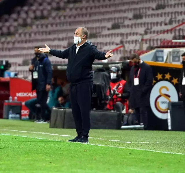 Süper Lig: Galatasaray: 1 - Trabzonspor: 1 (Maç sonucu) Süper Lig: Galatasaray: 1 - Trabzonspor: 1 (Maç sonucu)
