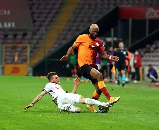 Süper Lig: Galatasaray: 1 - Trabzonspor: 1 (Maç sonucu) Süper Lig: Galatasaray: 1 - Trabzonspor: 1 (Maç sonucu)