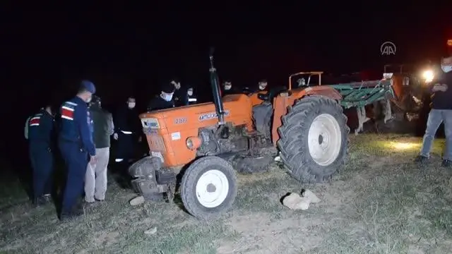 Traktörün altında kalan çiftçi hayatını kaybetti Traktörün altında kalan çiftçi hayatını kaybetti