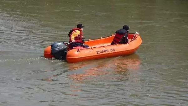 TUNCA NEHRİ'NDE, KAYIP KİŞİ İÇİN 'KURBAĞA ADAMLAR' İLE ARAMA TUNCA NEHRİ'NDE, KAYIP KİŞİ İÇİN 'KURBAĞA ADAMLAR' İLE ARAMA