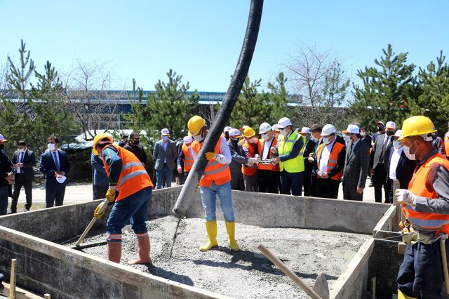 Türkiye'nin en büyük eldiven fabrikasının temeli Sivas'ta atıldı Türkiye'nin en büyük eldiven fabrikasının temeli Sivas'ta atıldı