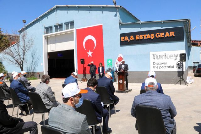 Türkiye'nin en büyük eldiven fabrikasının temeli Sivas'ta atıldı Türkiye'nin en büyük eldiven fabrikasının temeli Sivas'ta atıldı