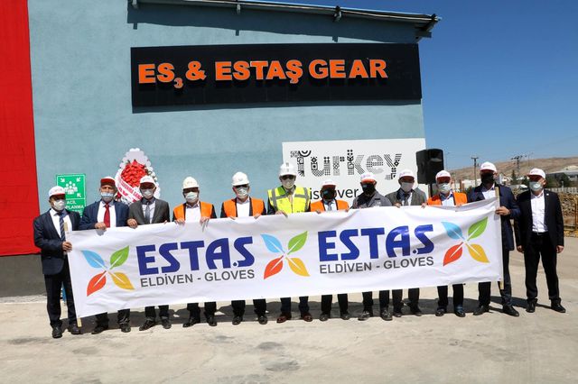 Türkiye'nin en büyük eldiven fabrikasının temeli Sivas'ta atıldı Türkiye'nin en büyük eldiven fabrikasının temeli Sivas'ta atıldı