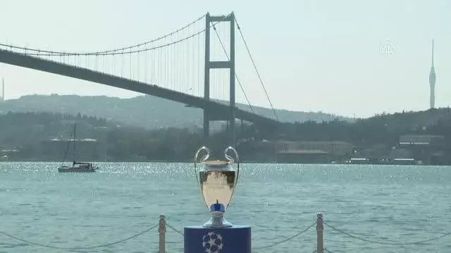 UEFA Şampiyonlar Ligi Kupası, İstanbul Boğazı'yla buluştu UEFA Şampiyonlar Ligi Kupası, İstanbul Boğazı'yla buluştu