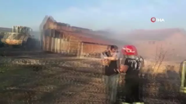 Son dakika haber... Suluova'da samanlık yangını: 20 ton saman kül oldu Son dakika haber... Suluova'da samanlık yangını: 20 ton saman kül oldu