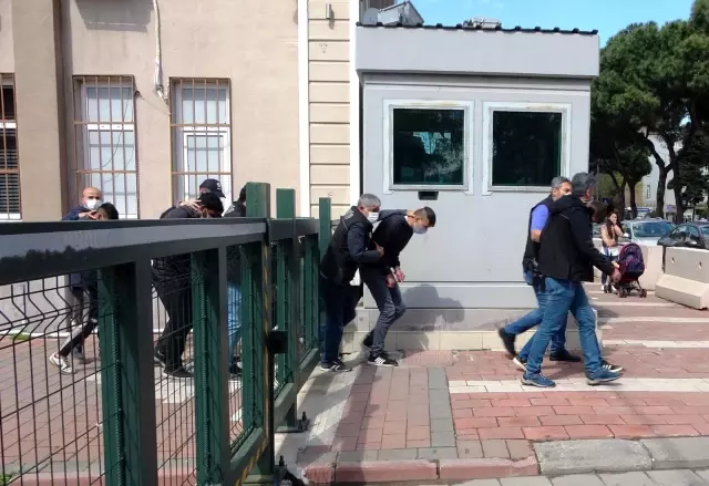 Yediemin otoparkından araç ve motosiklet çalan 5 şüpheli yakalandı Yediemin otoparkından araç ve motosiklet çalan 5 şüpheli yakalandı