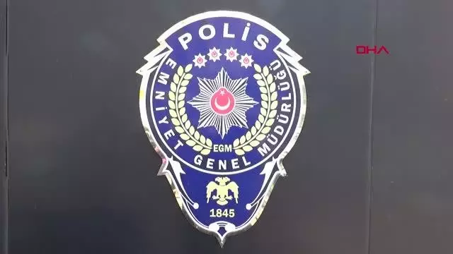 YEDİEMİN OTOPARKINDAN 4 ARAÇ ÇALAN ŞÜPHELİLER YAKALANDI YEDİEMİN OTOPARKINDAN 4 ARAÇ ÇALAN ŞÜPHELİLER YAKALANDI
