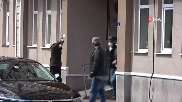 Yediemin otoparkından araç ve motosiklet çalan 5 şüpheli yakalandı Yediemin otoparkından araç ve motosiklet çalan 5 şüpheli yakalandı