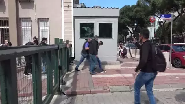 Yediemin otoparkından araç ve motosiklet çalan 5 şüpheli yakalandı Yediemin otoparkından araç ve motosiklet çalan 5 şüpheli yakalandı