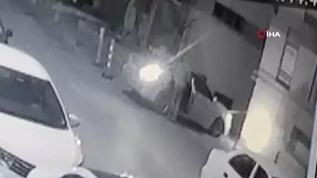 Zengin erkekleri kadınlarla tuzağa düşüren çete çökertildi Zengin erkekleri kadınlarla tuzağa düşüren çete çökertildi
