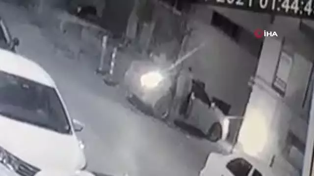 Zengin erkekleri kadınlarla tuzağa düşüren çete çökertildi Zengin erkekleri kadınlarla tuzağa düşüren çete çökertildi