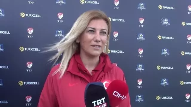 A Milli Kadın Futbol Takımı Teknik Direktörü Kırağası, Turkcell Kadın Futbol Ligi maçlarını izledi A Milli Kadın Futbol Takımı Teknik Direktörü Kırağası, Turkcell Kadın Futbol Ligi maçlarını izledi
