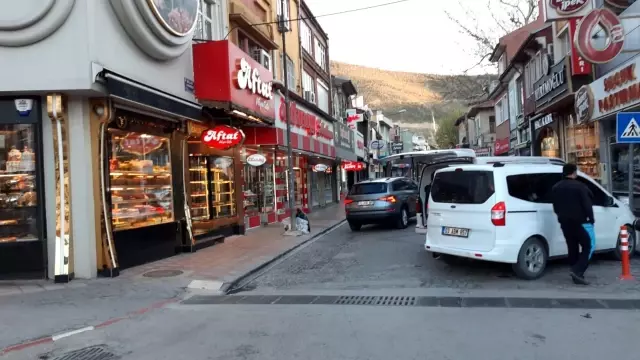 Afyonkarahisar'da 82 saatlik sokağa çıkma kısıtlaması başladı Afyonkarahisar'da 82 saatlik sokağa çıkma kısıtlaması başladı