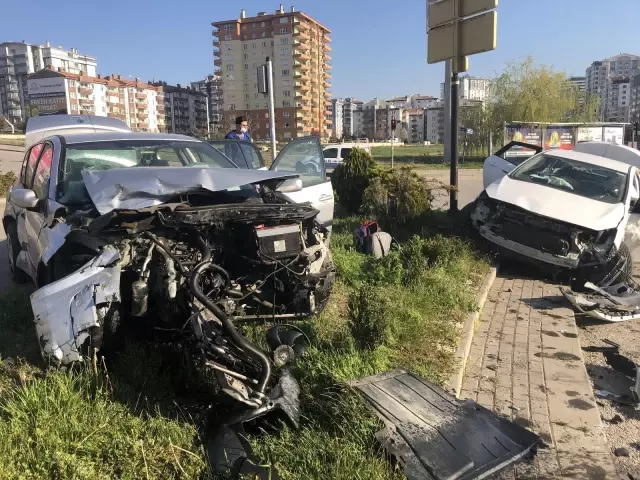 Son dakika haberleri! Ankara'da feci kaza: 3'ü çocuk 7 yaralı Son dakika haberleri! Ankara'da feci kaza: 3'ü çocuk 7 yaralı