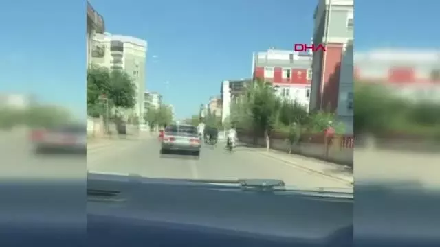 Son dakika haber: Asker uğurlamasında tabancayla havaya ateş etti Son dakika haber: Asker uğurlamasında tabancayla havaya ateş etti