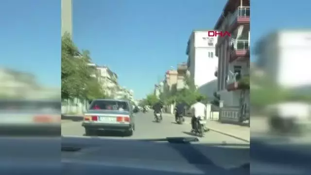 Son dakika haber: Asker uğurlamasında tabancayla havaya ateş etti Son dakika haber: Asker uğurlamasında tabancayla havaya ateş etti
