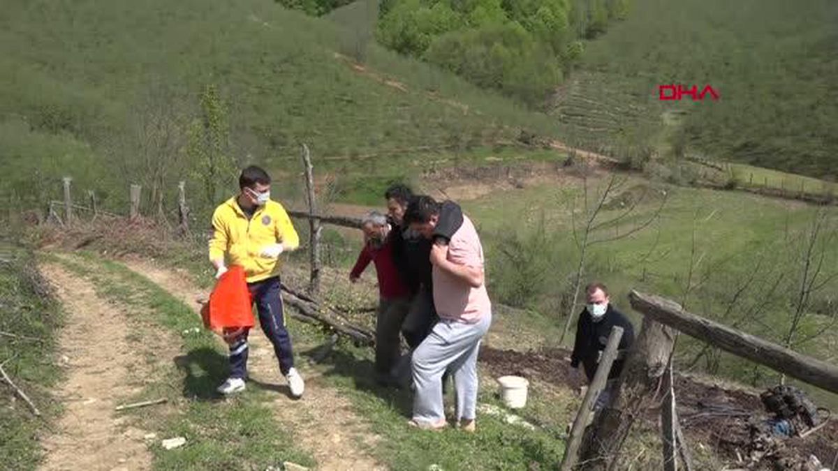 Tarlada çalışırken ayağını çapa makinesine kaptırdı