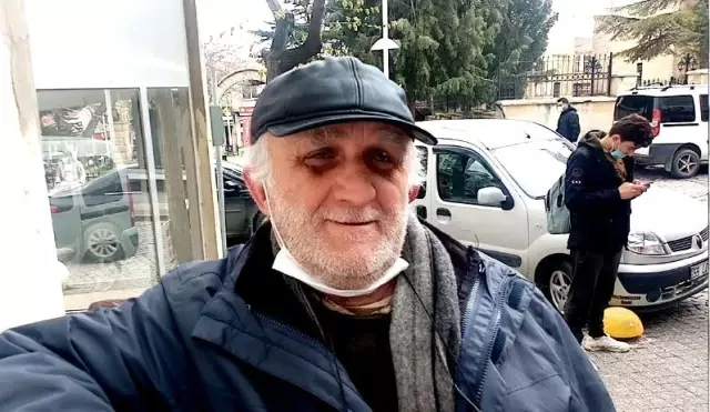 Bağ evinin kapısını çalan hırsızlara ilginç tepki: 'Çok ihtiyacınız varsa gelin bir kapı da ben hediye edeyim' Bağ evinin kapısını çalan hırsızlara ilginç tepki: 'Çok ihtiyacınız varsa gelin bir kapı da ben hediye edeyim'