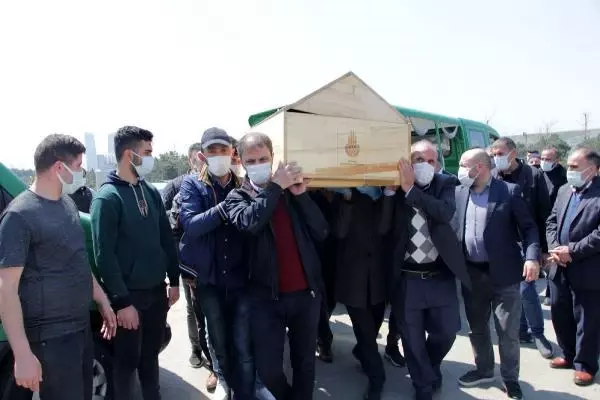 Beşiktaş'taki otobüs kazasında ölen kadın son yolculuğuna uğurlandı Beşiktaş'taki otobüs kazasında ölen kadın son yolculuğuna uğurlandı
