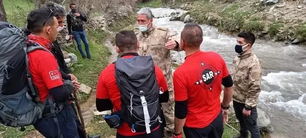 BİNGÖL'DE KAYIP ALZHEİMER HASTASI, 300 KİŞİLİK EKİPLE ARANIYOR - YENİDEN BİNGÖL'DE KAYIP ALZHEİMER HASTASI, 300 KİŞİLİK EKİPLE ARANIYOR - YENİDEN