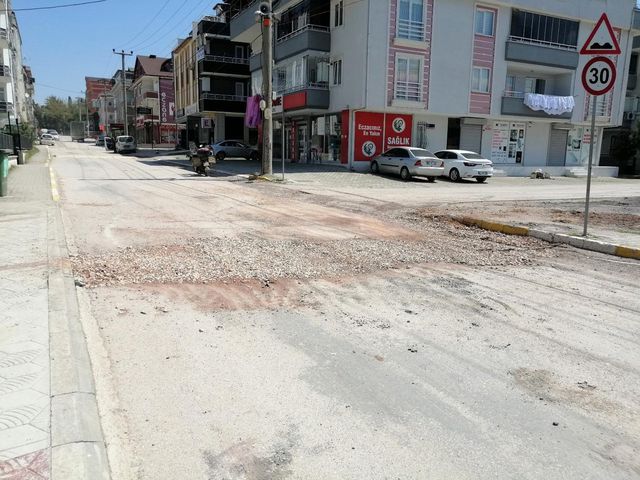 caddede giderken otomobili ile cukura dustu 2 14083146 o