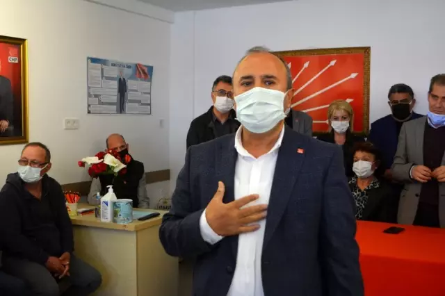 BALIKESİR - Ayvalık'ta CHP'li bazı belediye meclis üyelerine baskı yapıldığı iddiasına ilişkin açıklama sırasında gerginlik BALIKESİR - Ayvalık'ta CHP'li bazı belediye meclis üyelerine baskı yapıldığı iddiasına ilişkin açıklama sırasında gerginlik