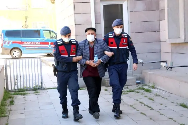 Cinayet zanlısından gazetecilere tepki: 'Çekme lan, adaleti mi savunacaksınız sanki bana?' Cinayet zanlısından gazetecilere tepki: 'Çekme lan, adaleti mi savunacaksınız sanki bana?'