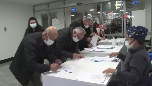 Covid-19 aşılaması iftardan sonra da devam ediyor Covid-19 aşılaması iftardan sonra da devam ediyor