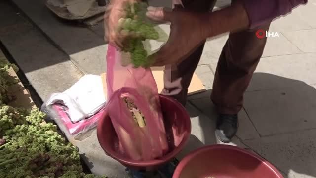 Doğu'nun muzu 'ışkın' tezgahlardaki yerini aldı Doğu'nun muzu 'ışkın' tezgahlardaki yerini aldı