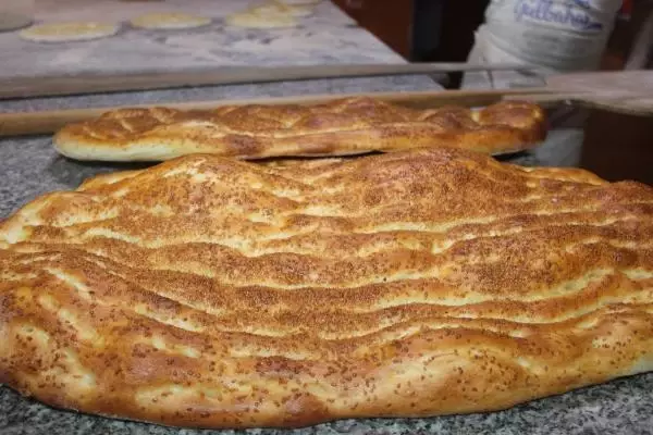 Fırıncılardan askıda pide