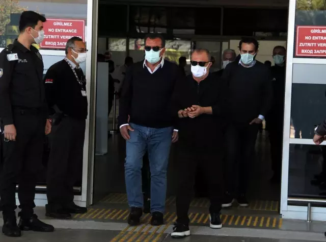 Galatasaray'a Antalya'da coşkulu karşılama Galatasaray'a Antalya'da coşkulu karşılama