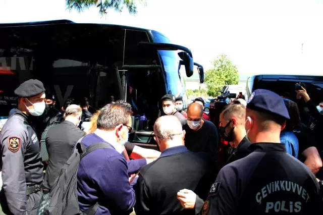 Galatasaray'a Antalya'da coşkulu karşılama Galatasaray'a Antalya'da coşkulu karşılama