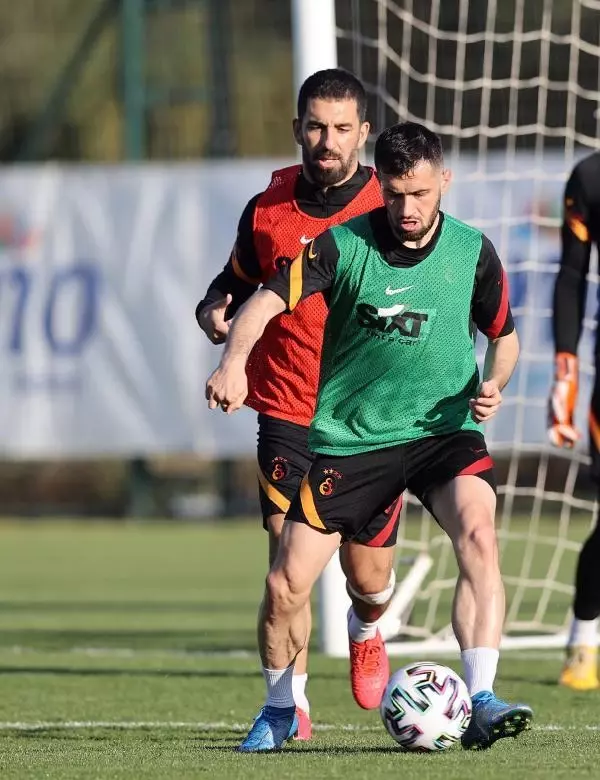 Galatasaray, Antalyaspor maçı hazırlıklarına Belek'te başladı Galatasaray, Antalyaspor maçı hazırlıklarına Belek'te başladı