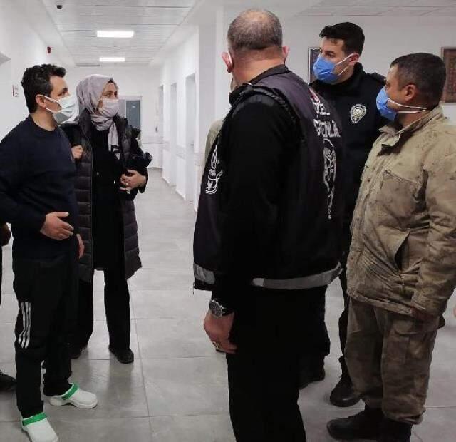 KAZADA YARALANAN KAYMAKAM TABURCU OLDU, BELEDİYE BAŞKANI VE 2 GÖREVLİNİN TEDAVİSİ SÜRÜYOR KAZADA YARALANAN KAYMAKAM TABURCU OLDU, BELEDİYE BAŞKANI VE 2 GÖREVLİNİN TEDAVİSİ SÜRÜYOR