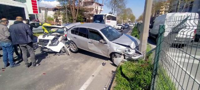kazaya bakmak icin yavaslayinca 5 arac carpis 3 14084182 o