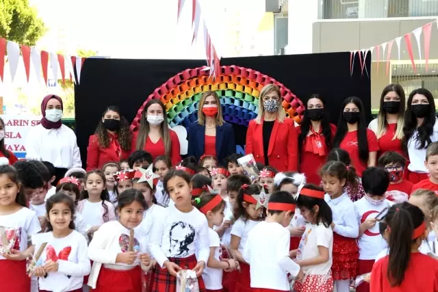 Konyaaltı'nda 23 Nisan coşkusu Konyaaltı'nda 23 Nisan coşkusu