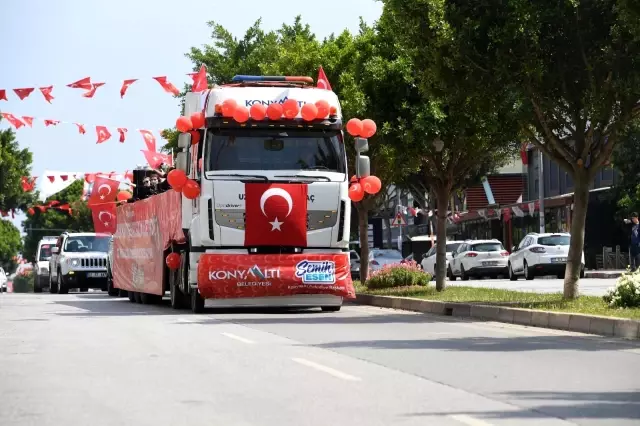 Konyaaltı'nda 23 Nisan coşkusu Konyaaltı'nda 23 Nisan coşkusu