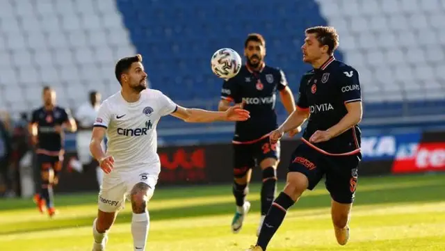 Medipol Başakşehir'den ligde kalma yolunda kritik galibiyet Medipol Başakşehir'den ligde kalma yolunda kritik galibiyet